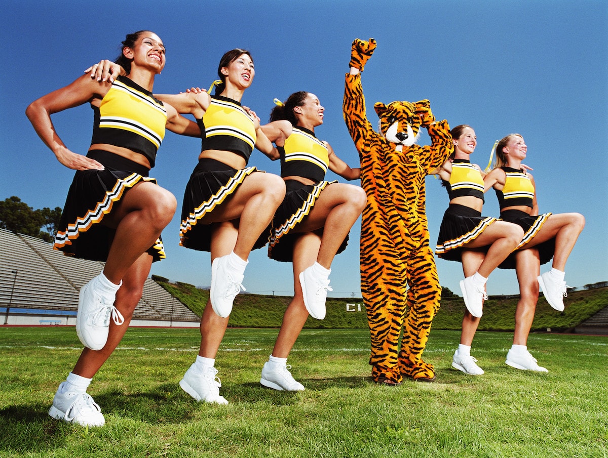 mascot-and-cheerleaders